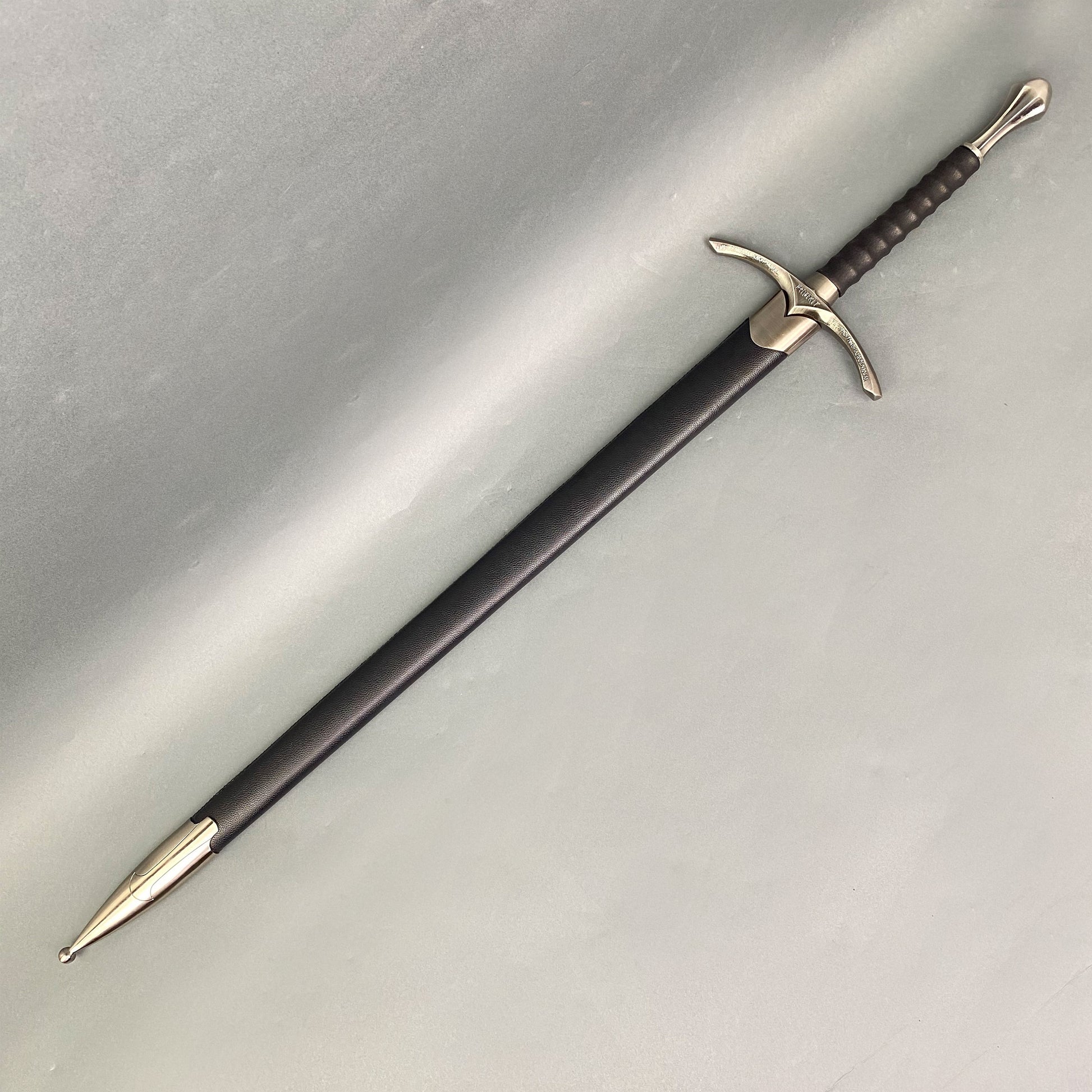 Knight's Collection one-hand sword with hand-forged medieval blade and black leather-wrapped handle