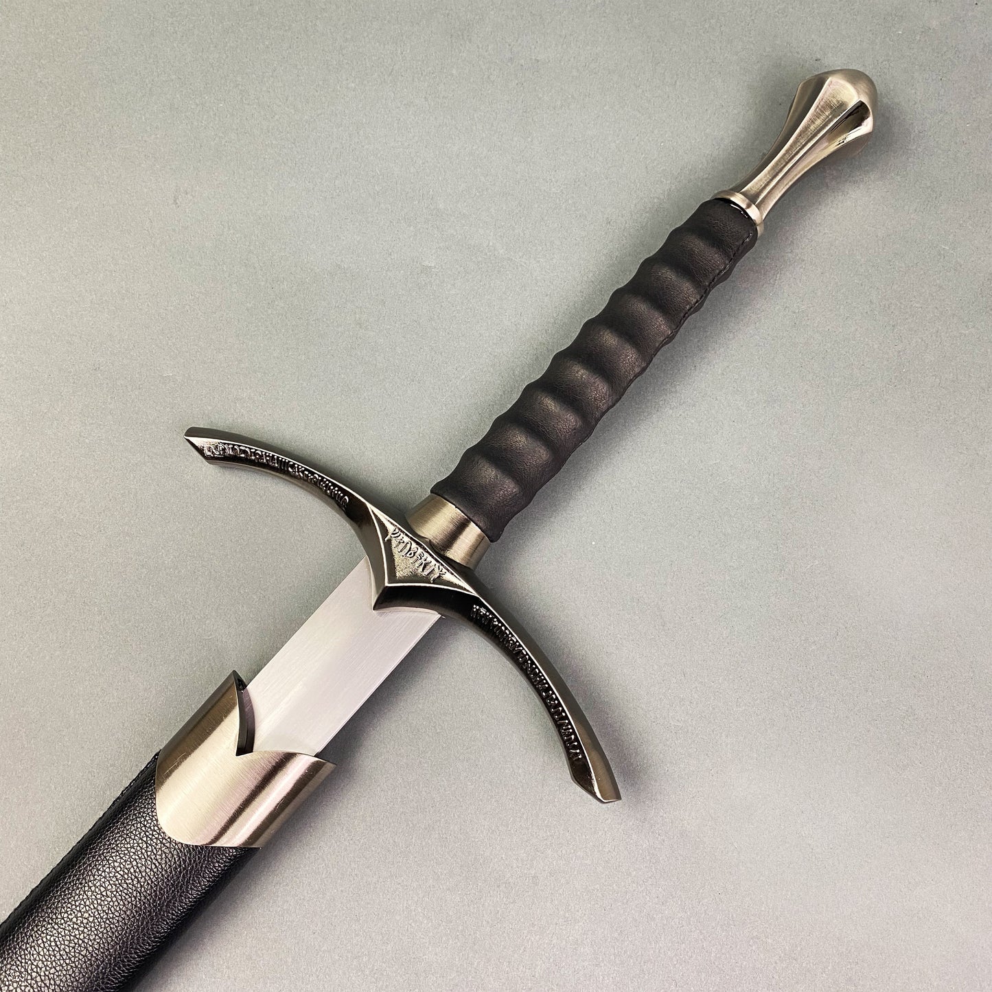 Knight's Collection one-hand sword with hand-forged medieval blade and black textured grip