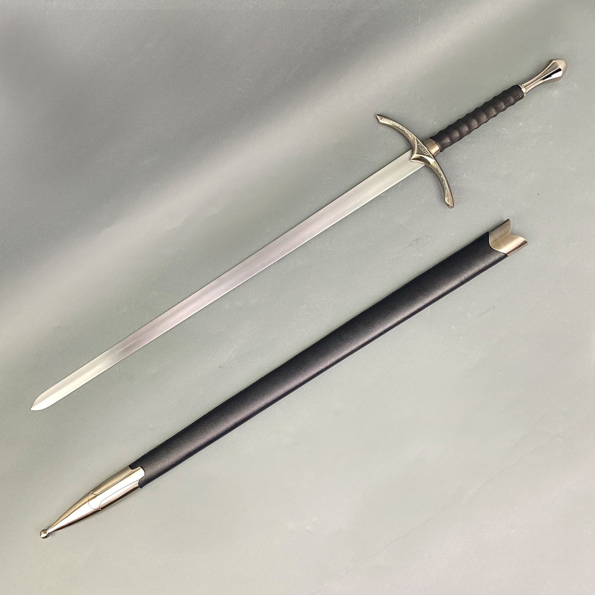 Knight's Collection one-hand sword with hand-forged medieval blade and leather-wrapped handle with sheath