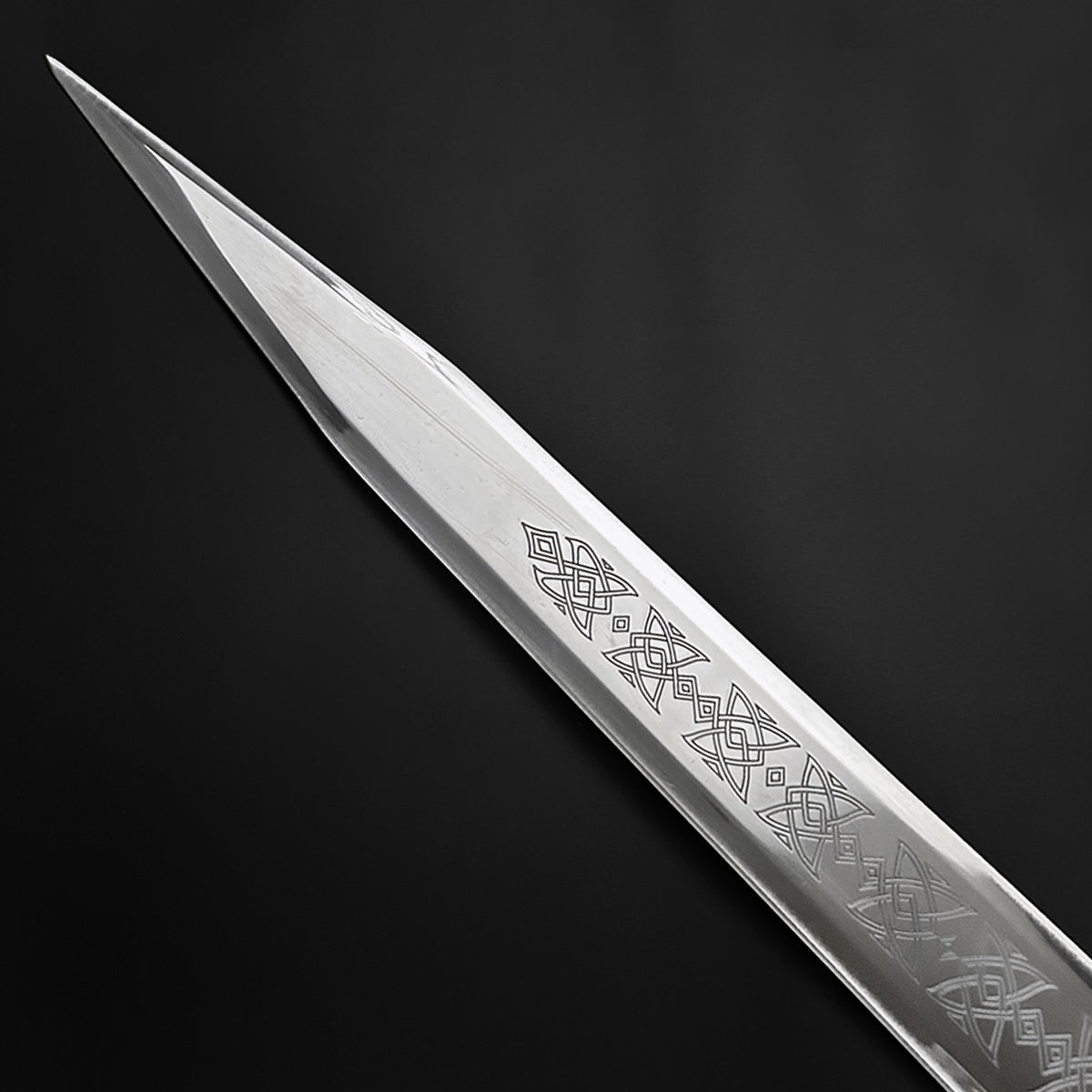 Knights Collection close up of legionnaire Roman sword with scabbard showing engraved steel gladius blade and tip