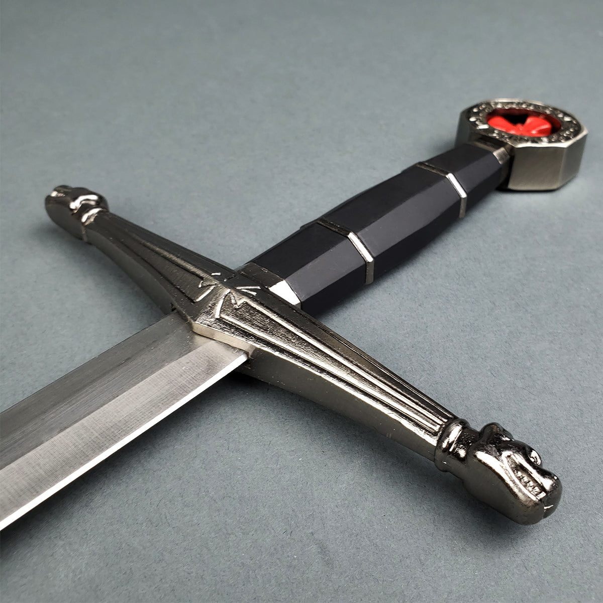 Knight's Collection Templar sword replica with detailed metal hilt and black faceted grip
