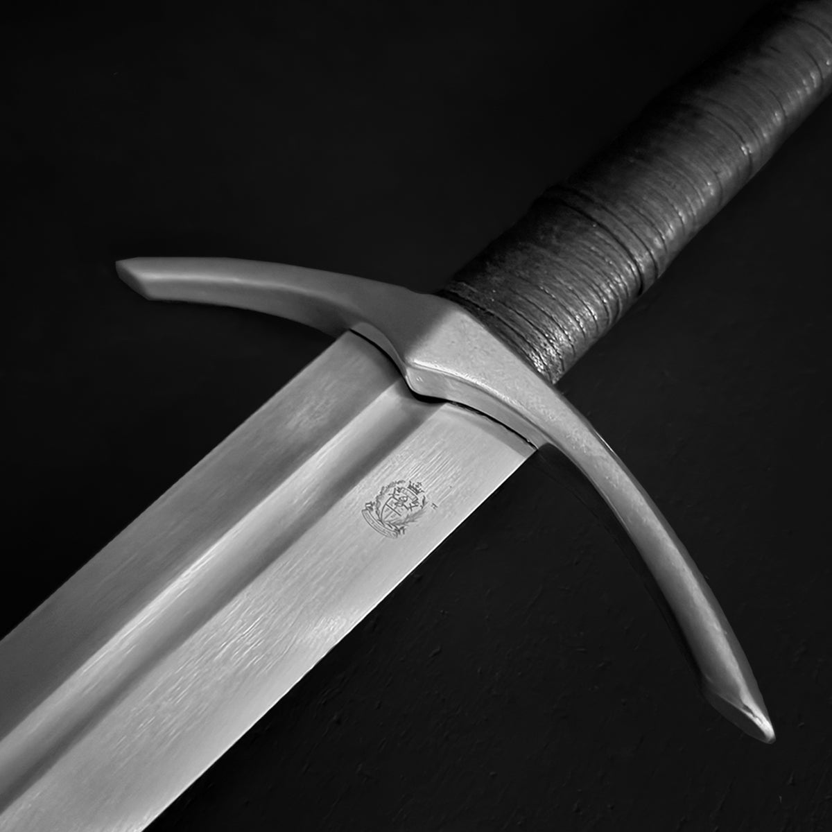 Knight's Collection SSM017 hand-forged medieval bastard sword