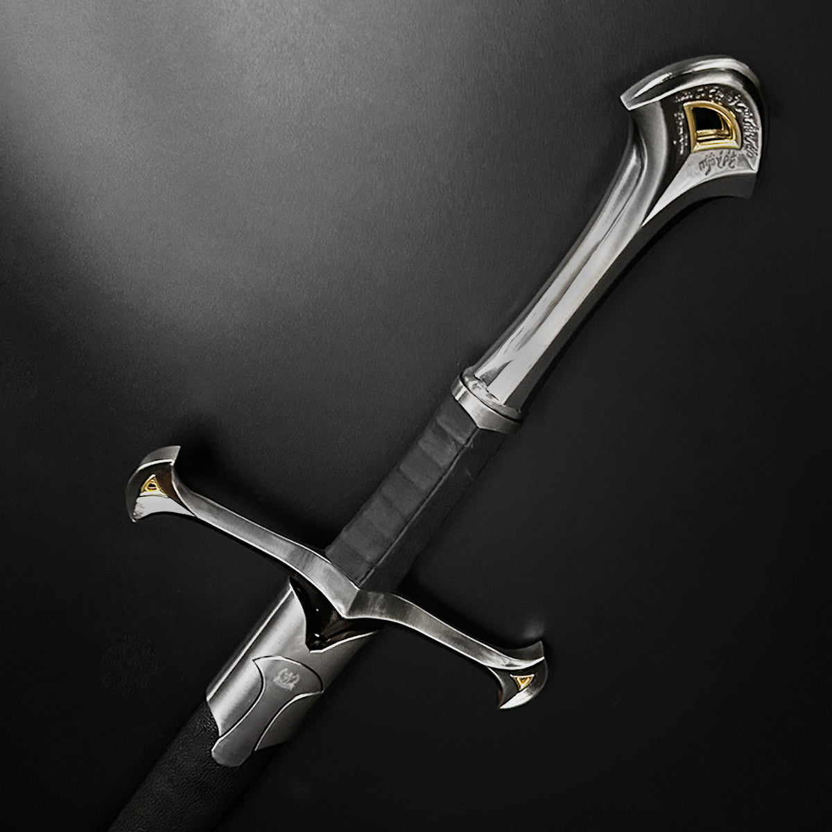 Authentic medieval king’s sword, one‑hand design, 42.25-inch blade — Knight’s Collection craftsmanship