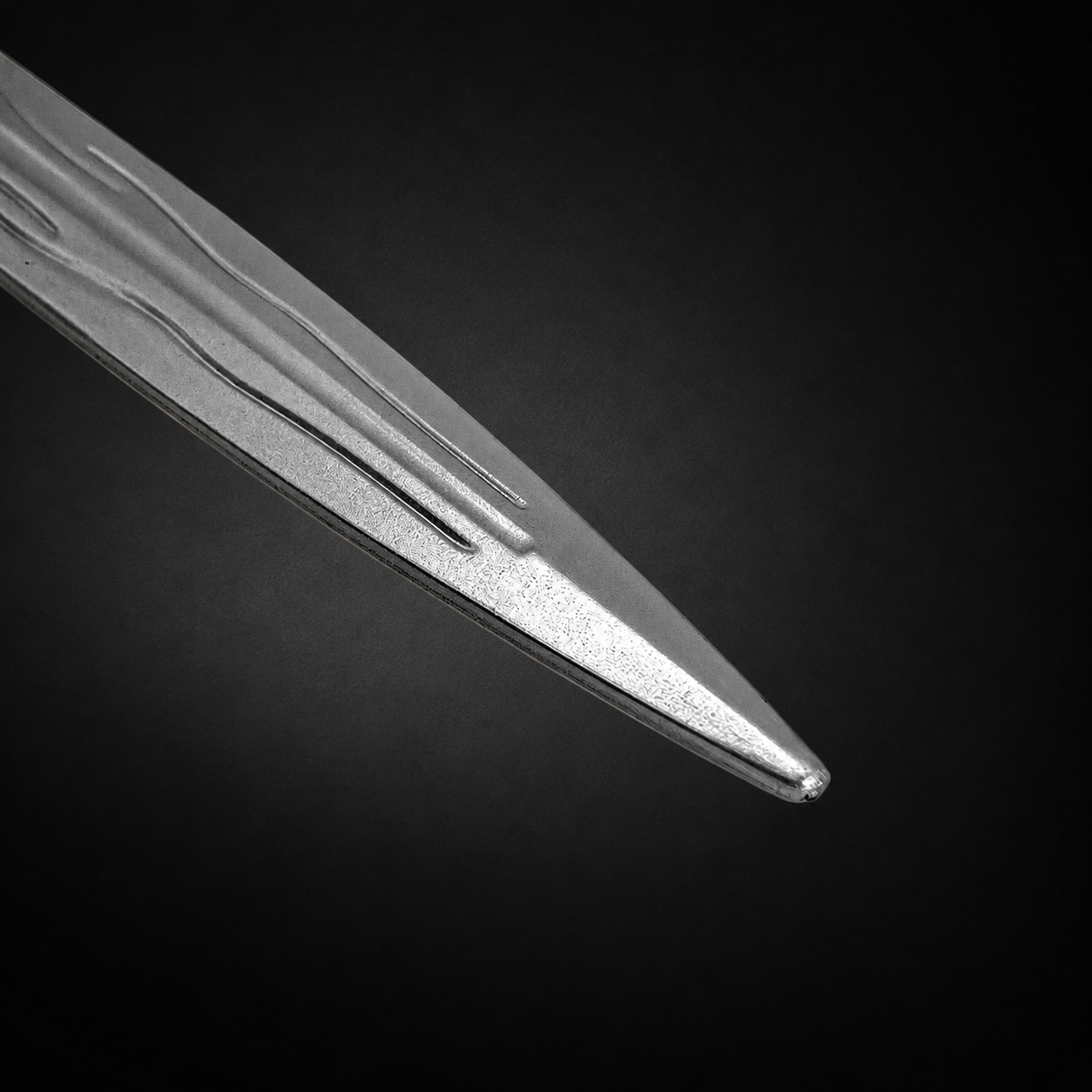 Sword blade tip closeup | Knights Collection