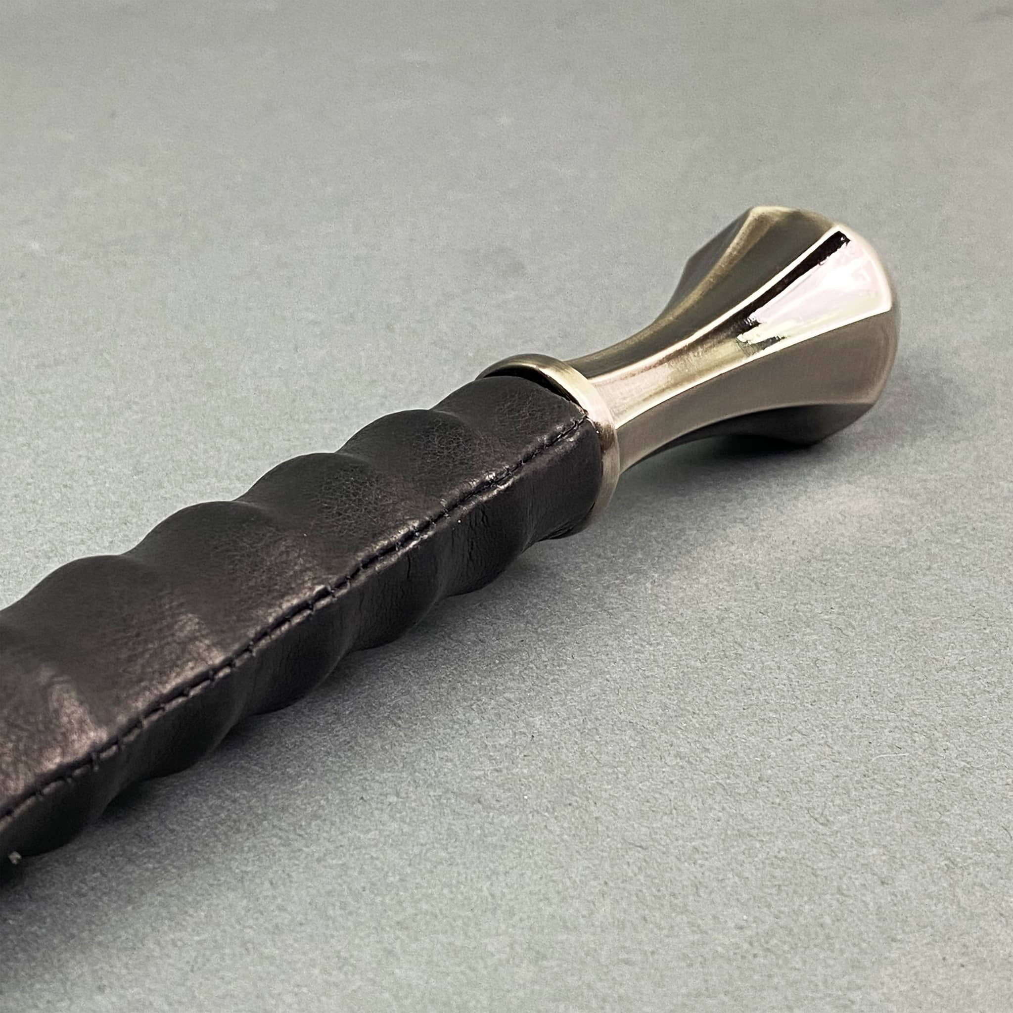Knight's Collection One-Hand Sword Handle with Hand-Forged Medieval Blade Design