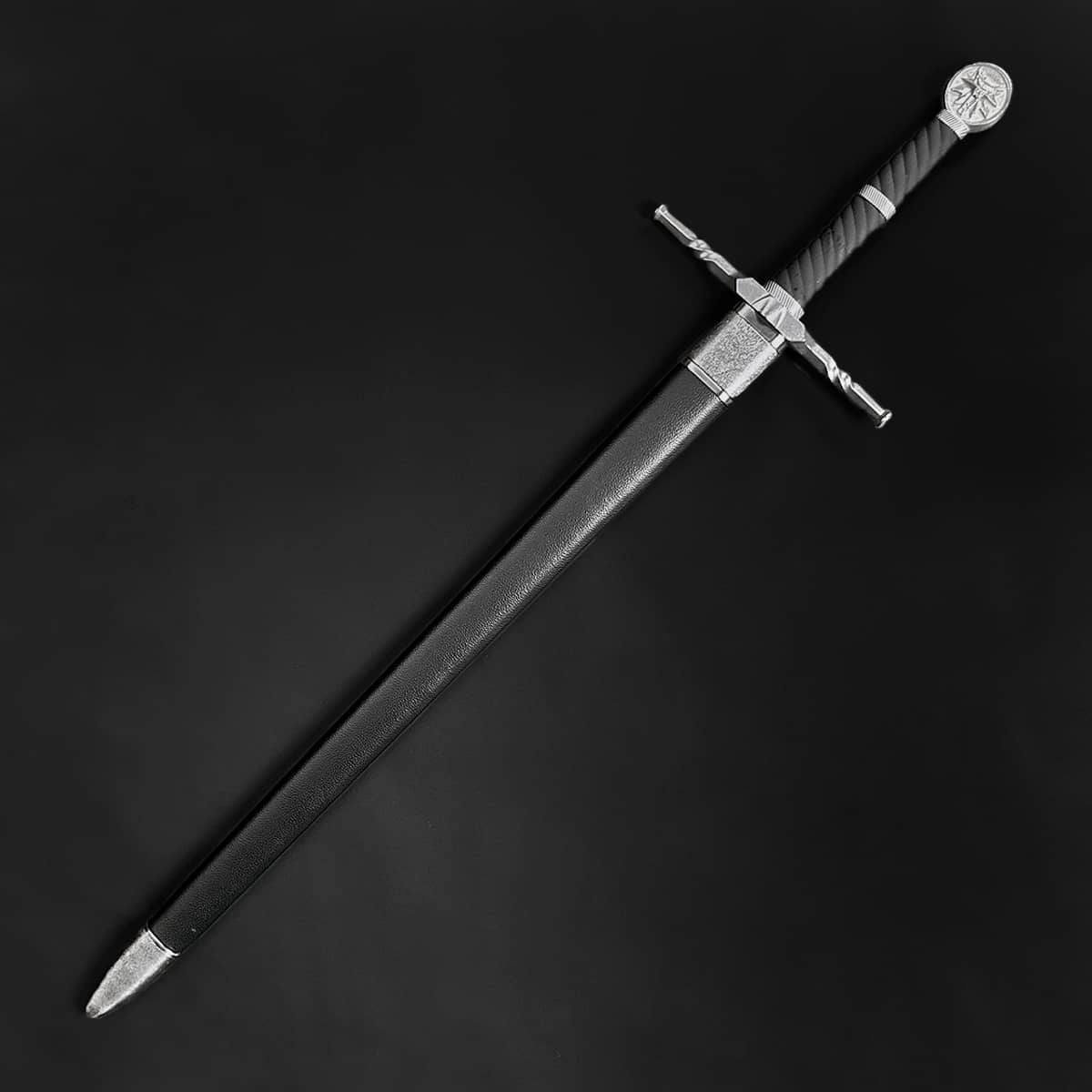 "Fang of the North" Hand-Forged Medieval Sword with Leather Sheath | Knight's Collection