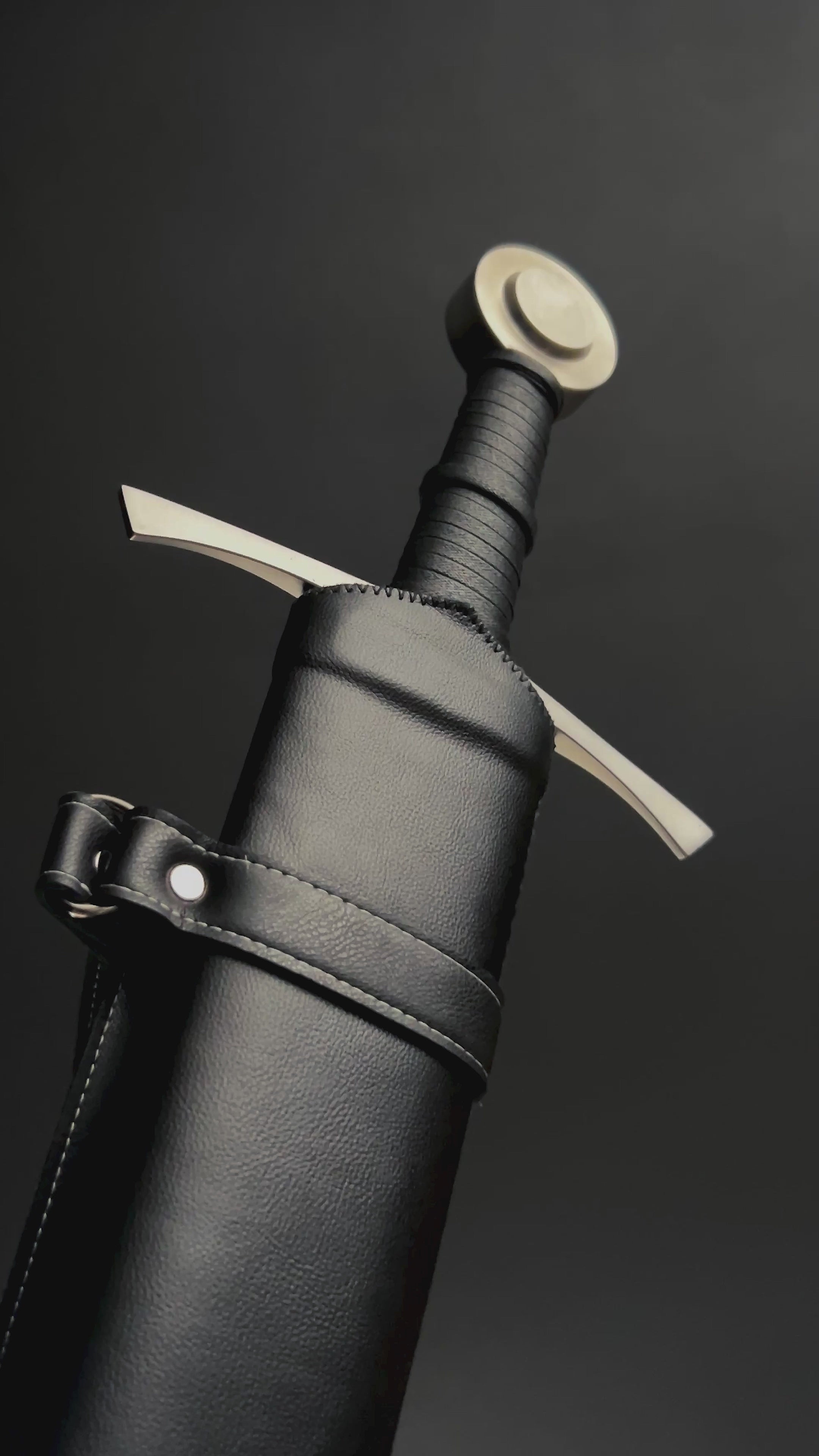 "Ashen Oath" Hand-Forged Damascus Medieval Sword